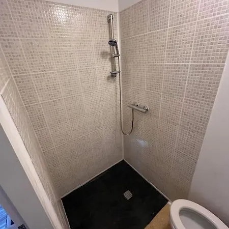 בית נופש Courtyard Cosy *
