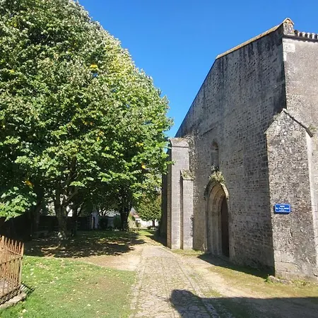 Courtyard Cosy * Bazoges-en-Pareds