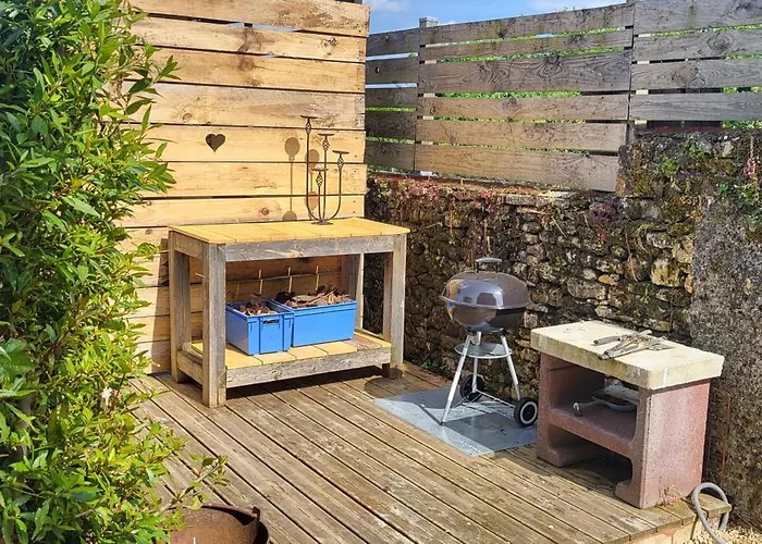 Dom wakacyjny Courtyard Cosy Bazoges-en-Pareds